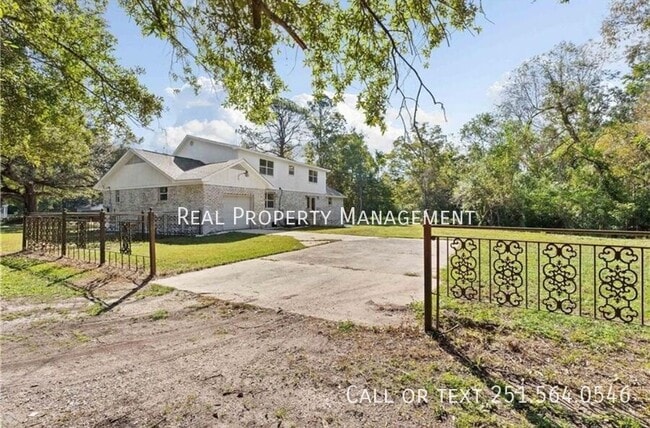 Building Photo - 3158 Lees Ln