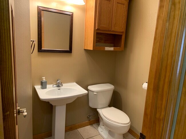 Half Bath - 13327 Longridge Ln