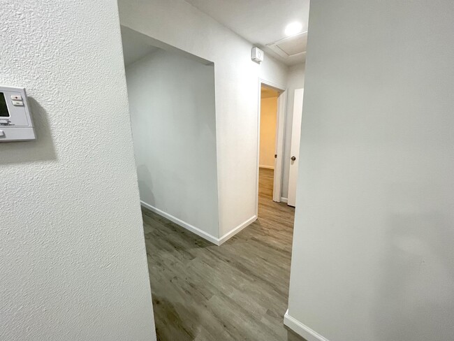 Building Photo - 319 Woodard Ave