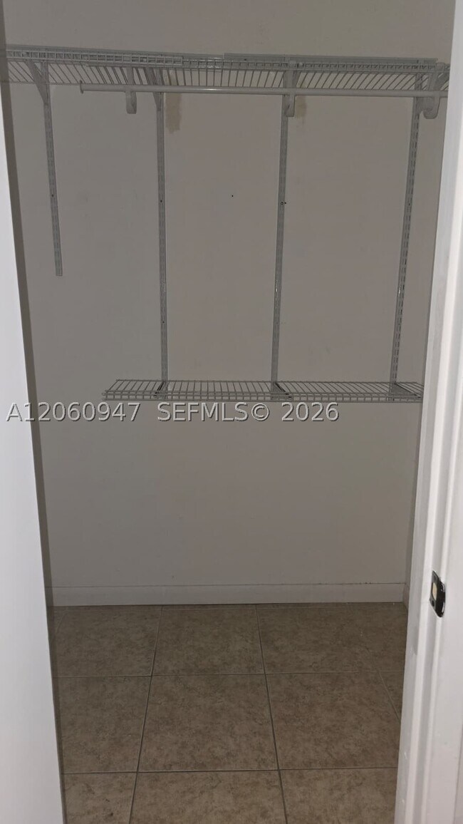 Building Photo - 702 NW 87th Ave
