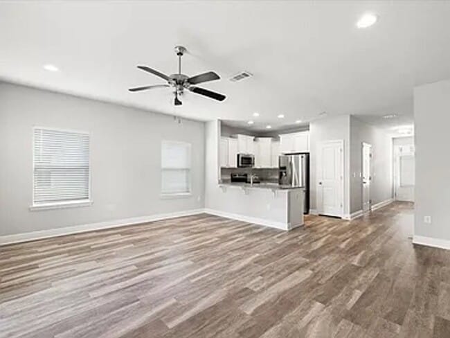 Building Photo - Santa Rosa 3 bedroom