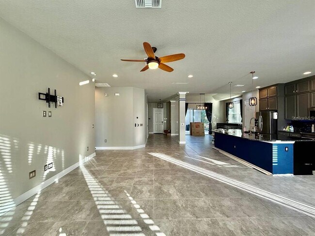 Building Photo - 6414 Salt Creek Ave