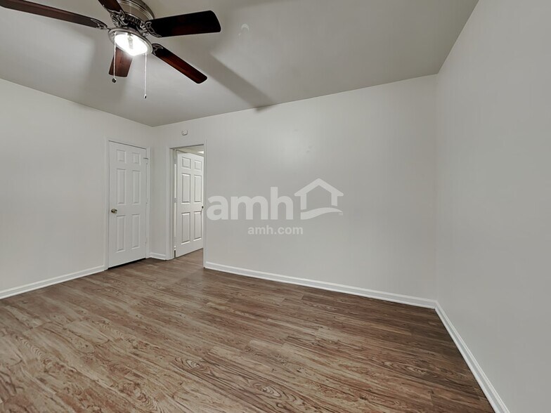 Building Photo - 272 Twin Creeks Rd