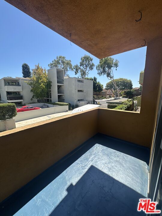 Building Photo - 4550 Overland Ave