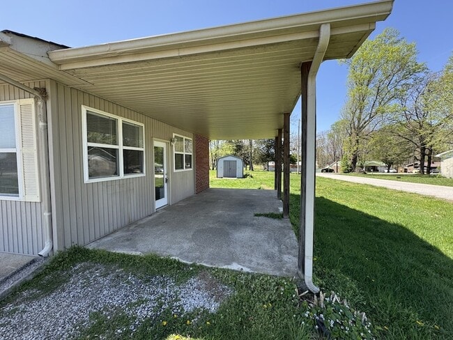 Building Photo - 527 Swanee St