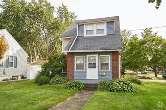 Building Photo - Renovated 3 bedroom 2 Bath home in Goodyea...