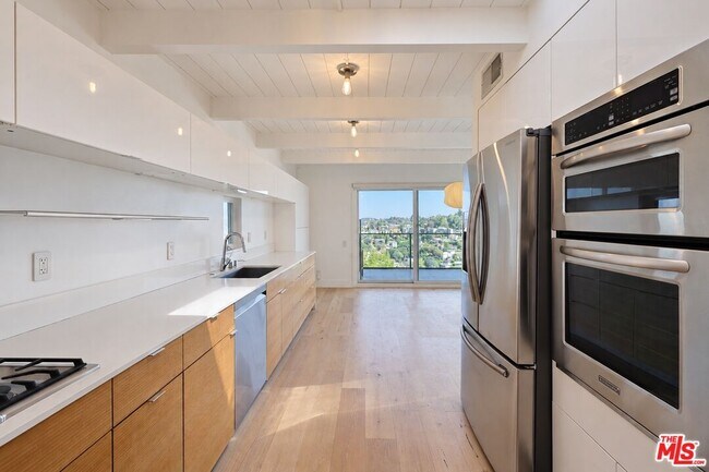Building Photo - 2226 Ronda Vista Dr