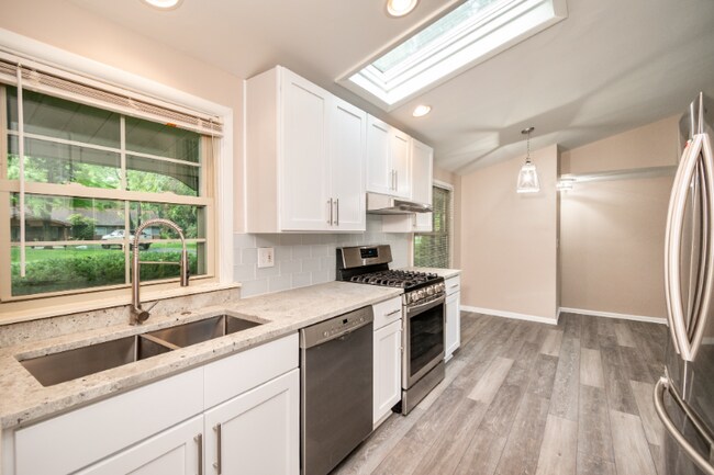 Building Photo - 1239 Ashover Dr
