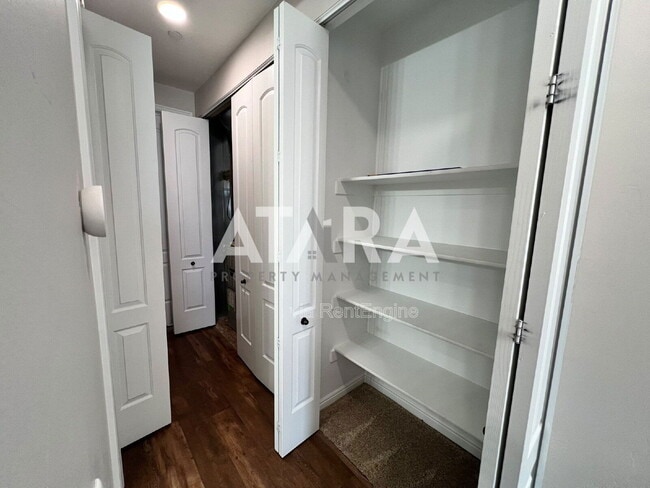 Building Photo - 11447 Open View Ln