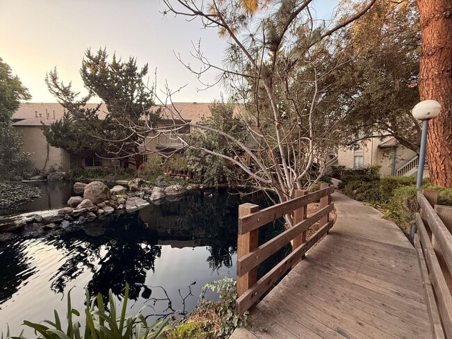 Building Photo - Updated 2 Bedroom, 2 Bath Condo in Gated Summershore Community – San Jose!