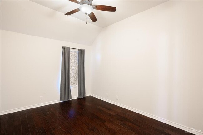 Building Photo - 2405 San Alejandro St