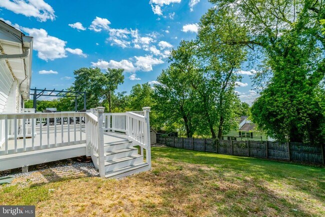 Building Photo - 6510 Carriage Dr