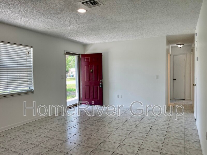 Building Photo - 417 Cart Ct