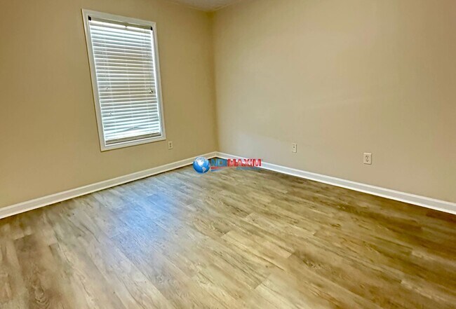Building Photo - Large 4-bedroom house in Norcross