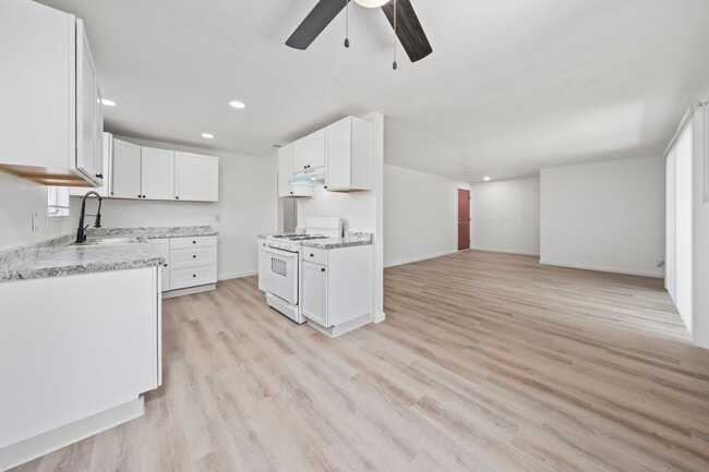 Building Photo - Charming 3 bedroom 2 bath home in Sacramento!