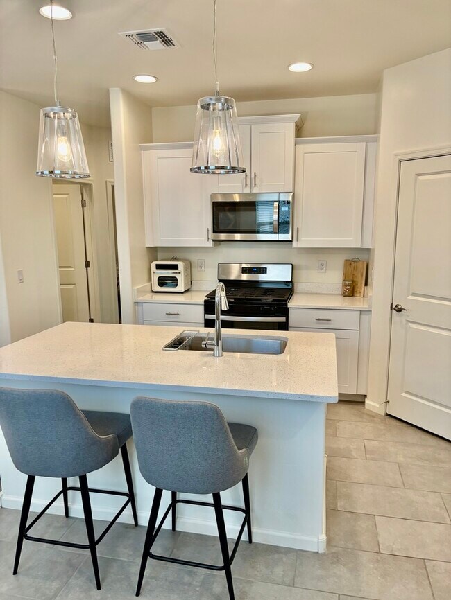 Building Photo - New Star Valley Home
