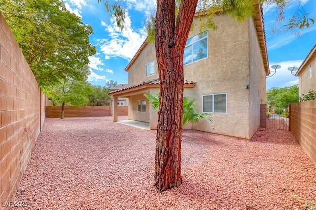 Building Photo - 5567 Cortu Ave