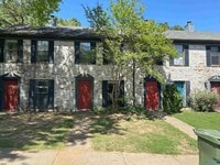 Building Photo - 2002 Reaches Pl SW