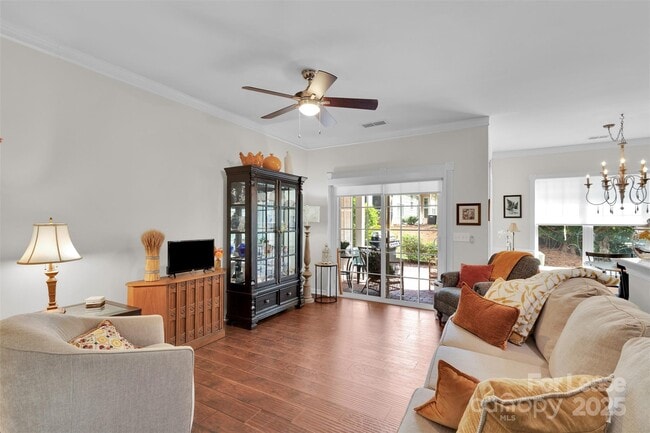 Building Photo - 28112 Song Sparrow Ln