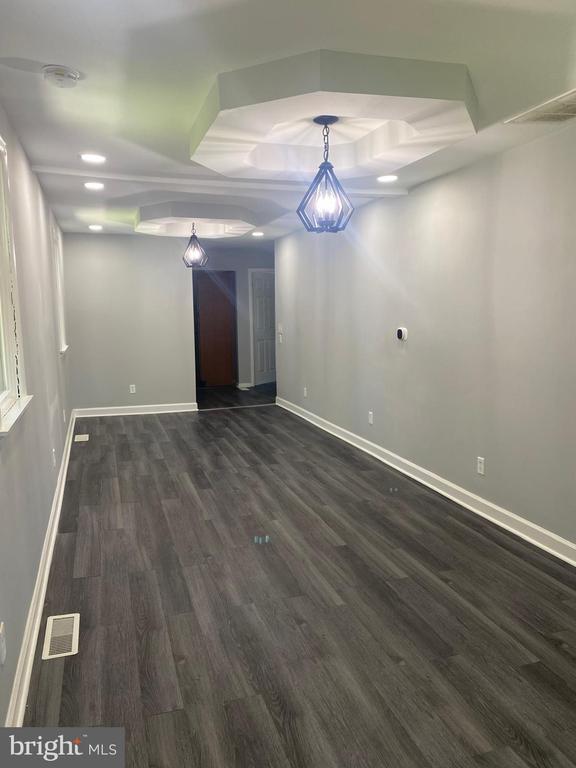 Building Photo - 452 Graythorn Rd