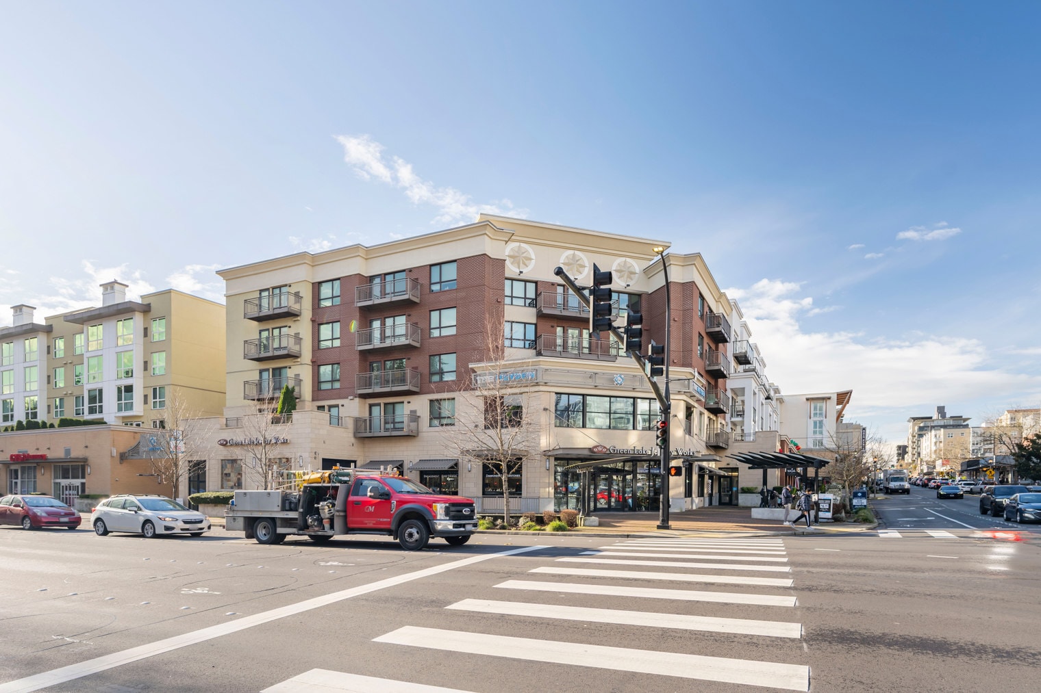 Building Photo - 10333 Main St