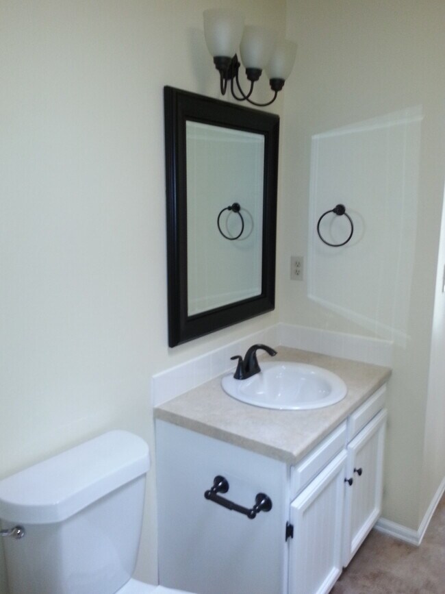 Building Photo - 1603 Cottonwood Dr