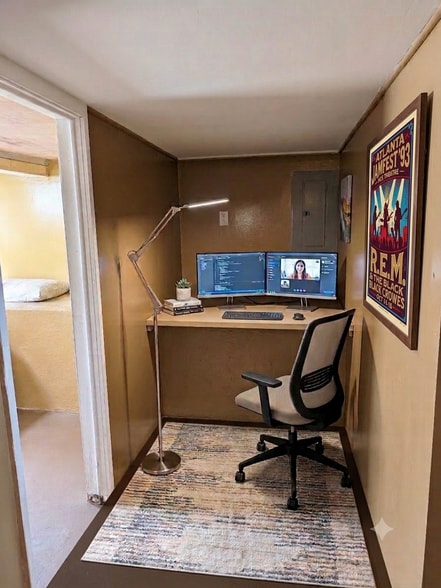 Office/Study Area - 39 Skyline Dr