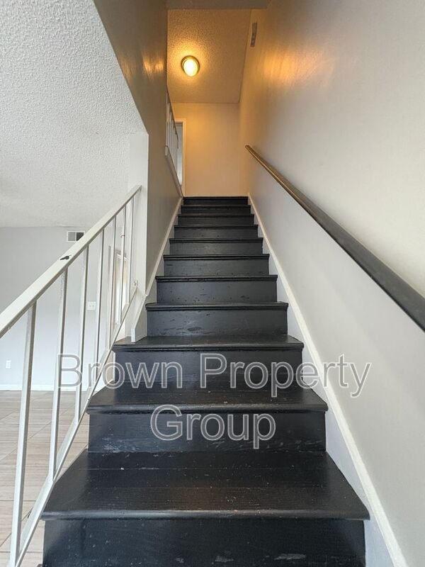 Building Photo - 2113 Grand Prix Dr