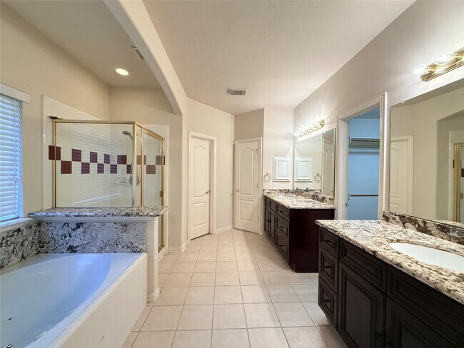 Building Photo - 2144 Brittany Colony Dr