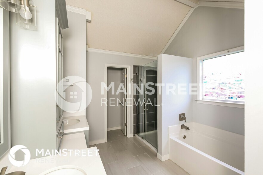 Building Photo - 4737 Calgary Cove