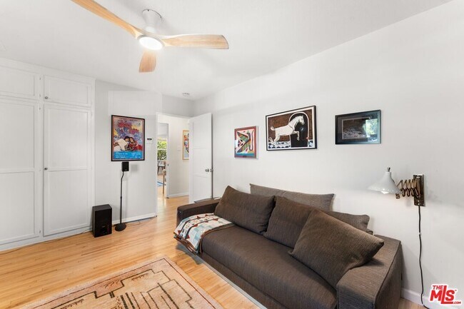 Building Photo - 1338 Montecito Cir