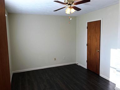 Building Photo - 129 Running Brook Trl