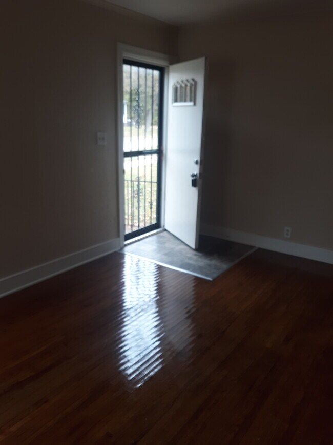 Building Photo - 1428 Sherman Ave