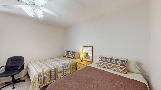 Building Photo - 3-Bedroom/2.5-Bathroom in Alamogordo, NM