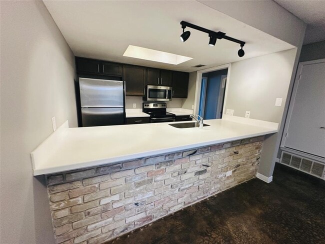 Building Photo - 3418 Willowrun Dr