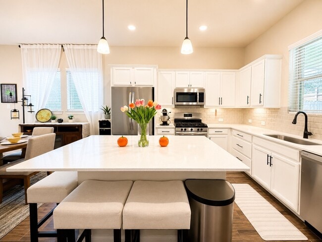 Building Photo - 7363 Lake Arrowhead Ln