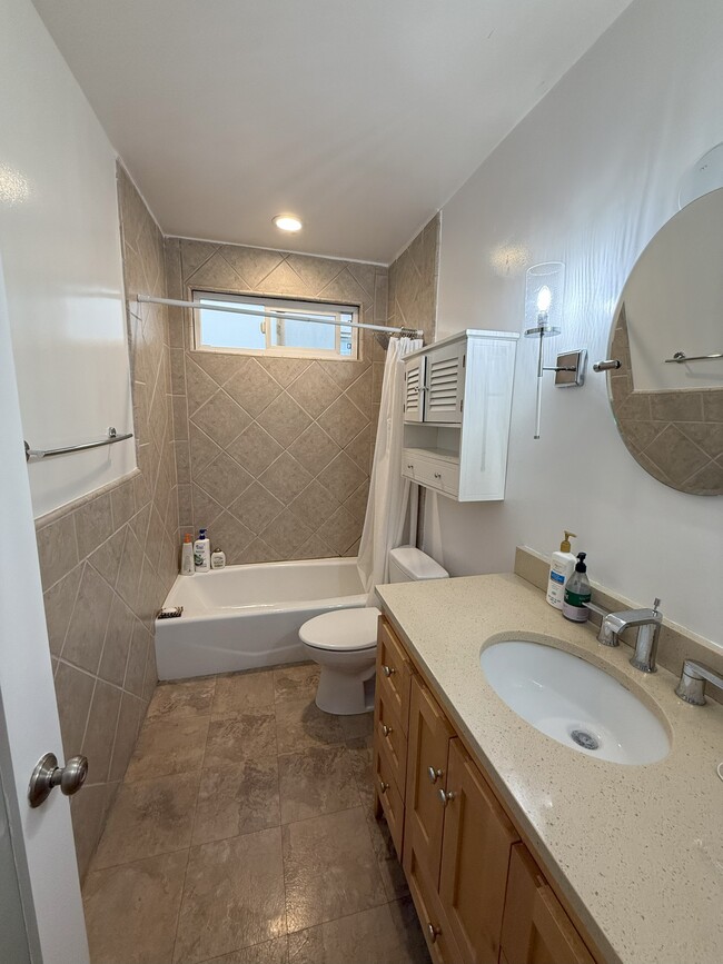 BATHROOM - 1737 Butler Ave