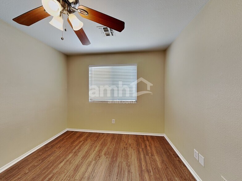 Building Photo - 7926 N 54th Dr