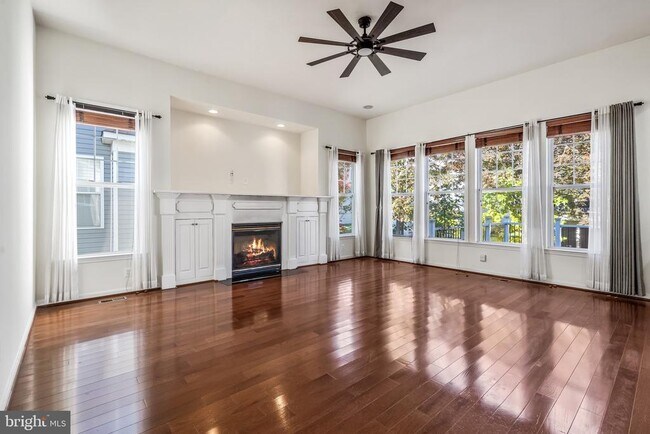 Building Photo - 41980 Ural Dr