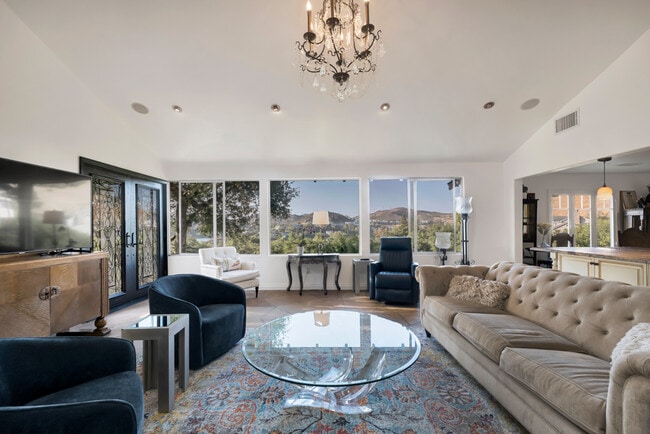 Building Photo - 314 Upper Lake Rd