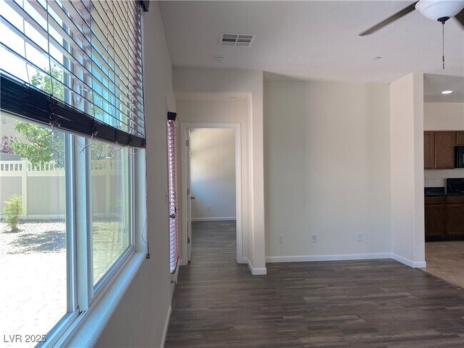 Building Photo - 1000 Aspen Cliff Dr