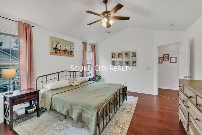 Building Photo - 1233 Twin Cir Dr