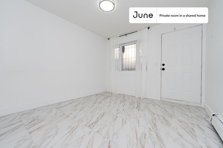Building Photo - Room in Shared 3 bed/1 bath home