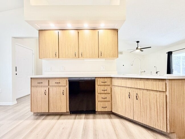 Building Photo - 2610 Sundance Ct