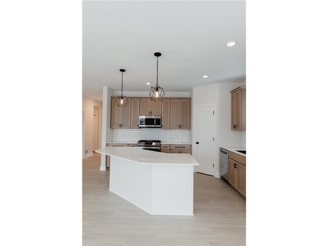 Building Photo - 13386 Fondant Trail N