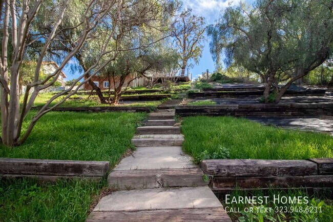 Building Photo - 11619 Lerdo Ave