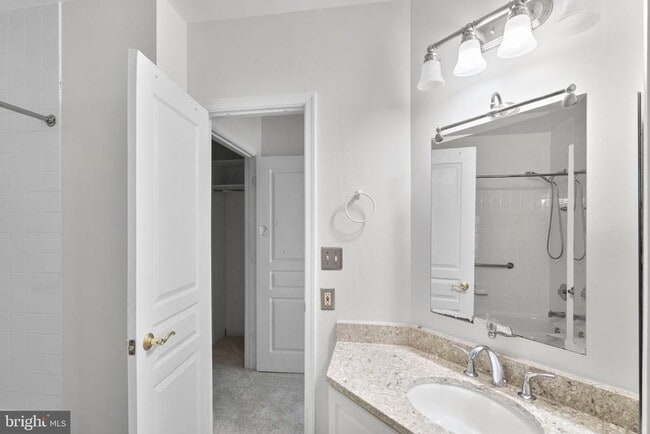 Building Photo - 12915 Alton Square