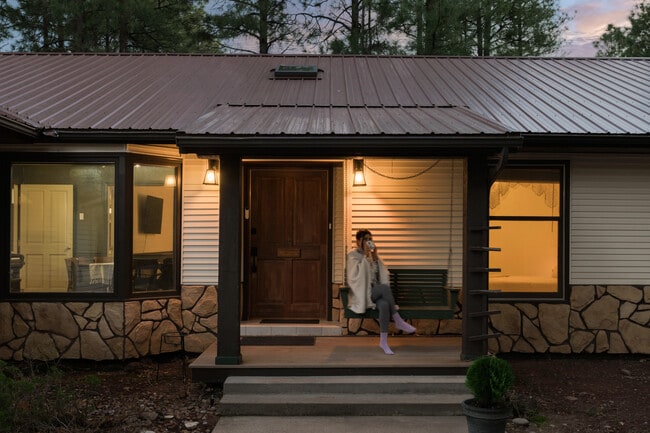 Building Photo - 2237 Lockwood Dr