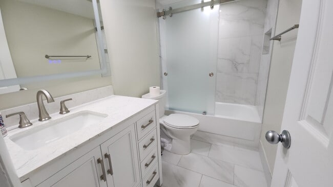 Building Photo - 1915 Lavers Cir