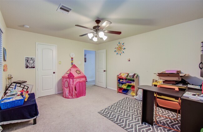 Building Photo - 2702 Fairfield Bend Pl